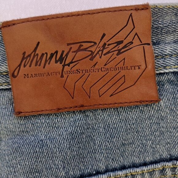 Vintage Johnny Blaze jean shorts - Picture 5 of 9